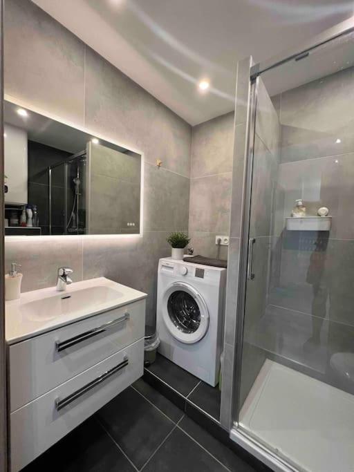 Adorable Appartement Strasbourg Neudorf Parking Sous Sol Exterior foto